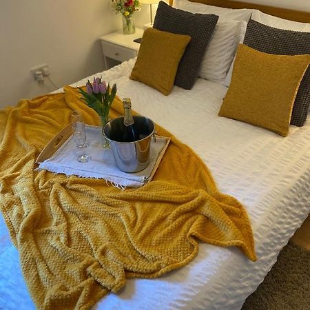 Guest Bedroom With King Size Bed In Brixton London Exterior foto