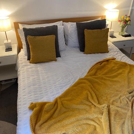 Guest Bedroom With King Size Bed In Brixton London Exterior foto