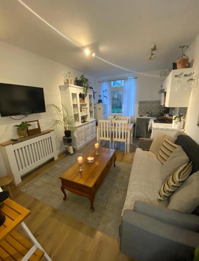 Guest Bedroom With King Size Bed In Brixton London Exterior foto